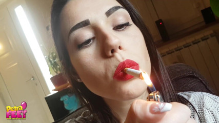 Smokin Fetish: Harika esmer hatun puroları çok seviyor