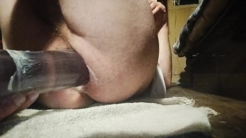 My hole needs deep fisting: Un buco annoiato ed affamato