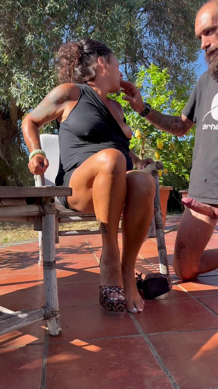 Snappy_couple: Foot Job with High Heels