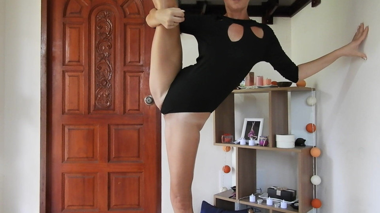 MissAnja_FH: Sudata in tuta di spandex / danza + squirt