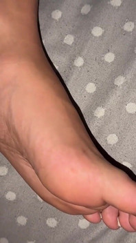 Je N’arrête Pas De Jouir Sur Mes Dessous De Pied