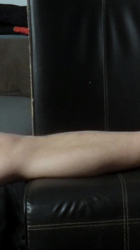 BDSM kölesi göt deliklerini yalamayı seviyor