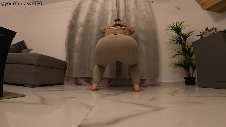 Your fantasy studio: Gassy Dřepky v Nahých Těsných legínách