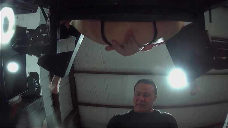 Phoenix Rizin': Мокра дупа Бонні заливає пизду.