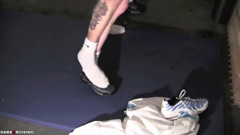 Sketboy: Sketboy- adora le sue scarpe da ginnastica