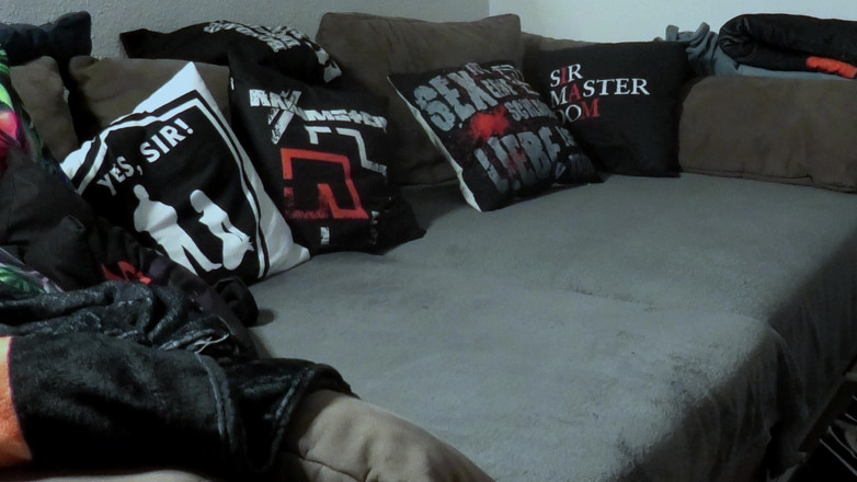 FuckSlave: Alla schiava BDSM piace leccare i buchi del culo