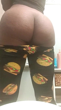 Teen Sneaks to Show off Her Fat Ass
