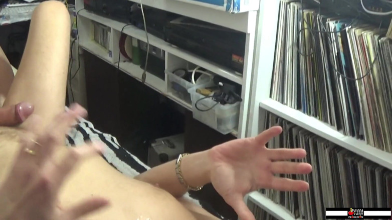 Peccatrici Produzioni: On the phone with her husband, squirting orgasm with her...