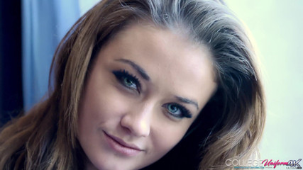 College Uniform: Footloose avec Jess Impiazzi