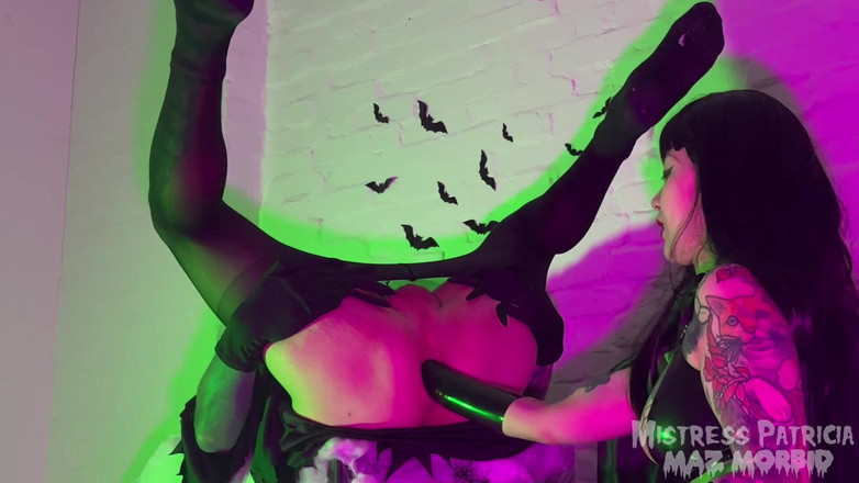 KinkyFemdomTV: 与女主人patricia的Grim Gaper双插