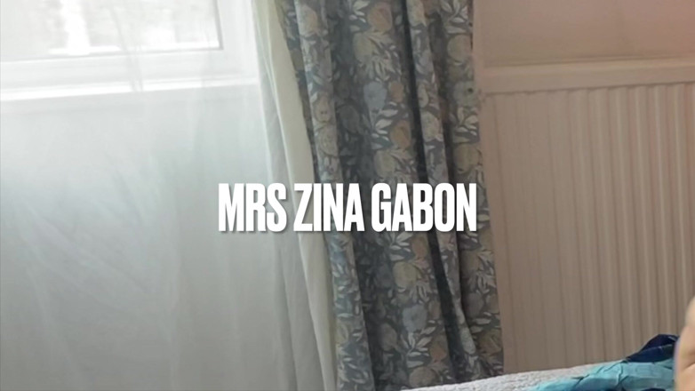 Zina Gabon: Зріла гаряча велика соковита дупа трахає чорношкірого чоловіка в денний час. Збочена пума має міжрасовий секс