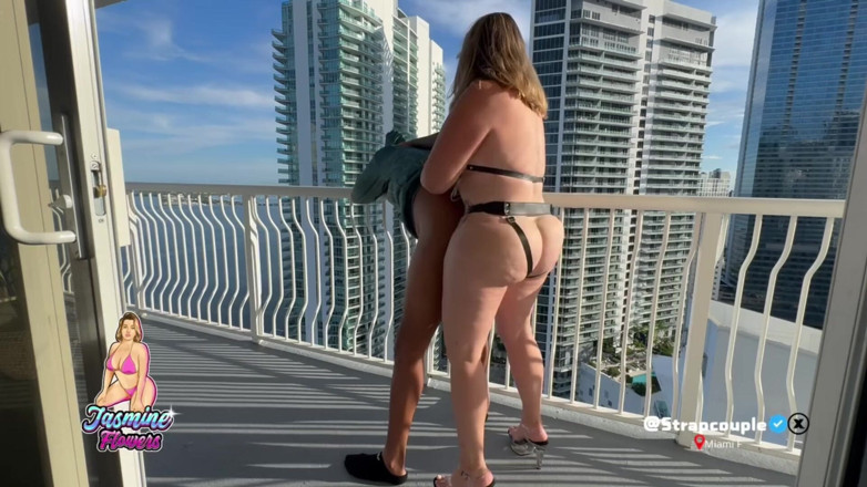 Peg & Play: Pegging a Famous Tennis Star on the Balcony - Anonymous, Exposed &...