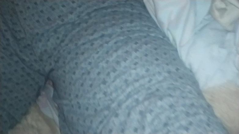 MartyBrady: Твинк-медведь играет с ногами и ступнями его бойфренда