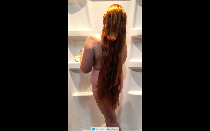 RedQueen: Giving Him A Blowjob While He Washes My Long Red...