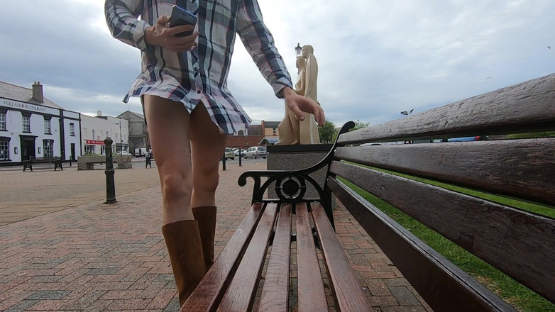 The Midnight Minx: Crossdresser outdoor wanking
