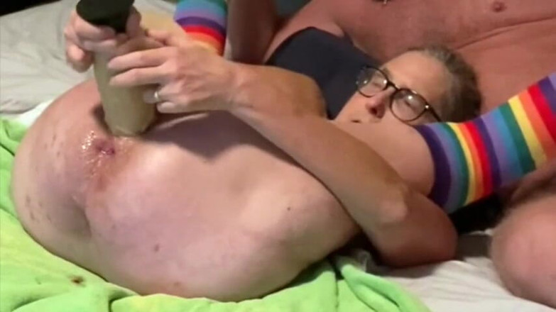 Squirting Senior: Epica squirt masturbazione con un dildo da 12 pollici