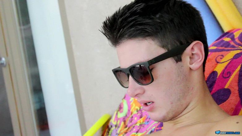 Undie twinks: Damon Archer - Undie strokin的大量！