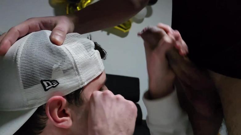 boyzxy212: Žádná milost pro tohoto submisivního Fuckmaula – tvrdý hluboký krk pro...