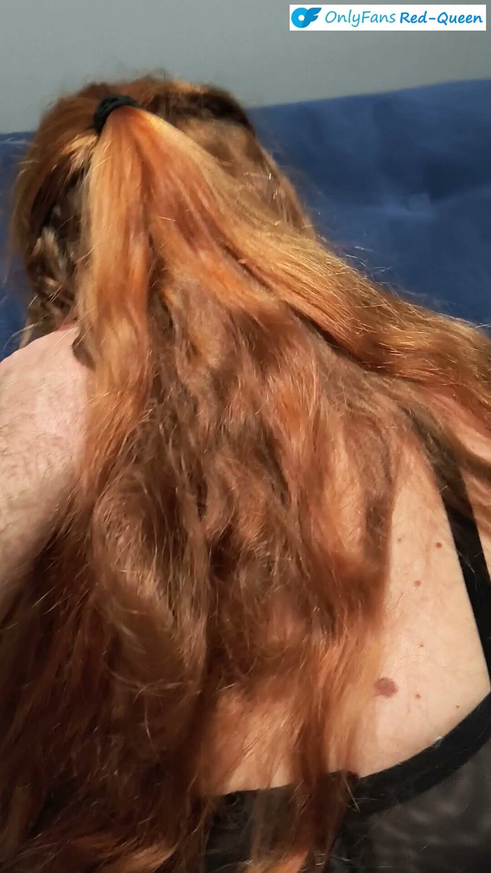 Red Queen: देखने का बिंदु मोटी लाल बालों वाली चोदने लायक मम्मी की गांड में बट प्लग के साथ चुदाई