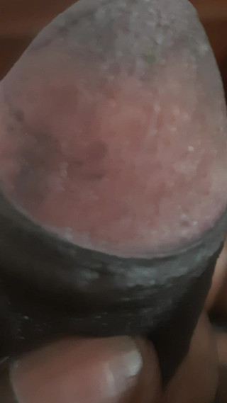 Lubina45: Bir adam uzayında yalnızlığın zevkini keşfediyor.