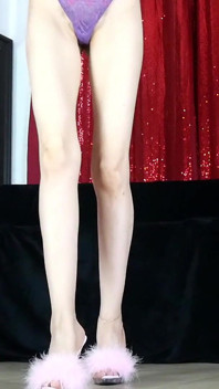 15 Denier Sheer Pantyhose in Burgundy Ita