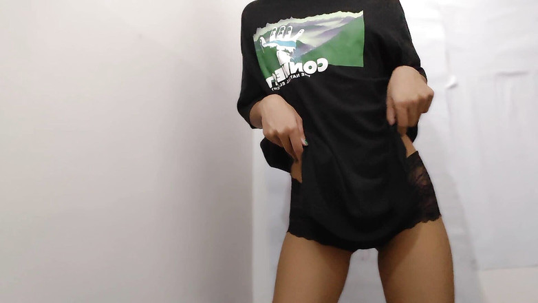 desigirl93: Gadis desa merasa terangsang dan mencari kontol besar