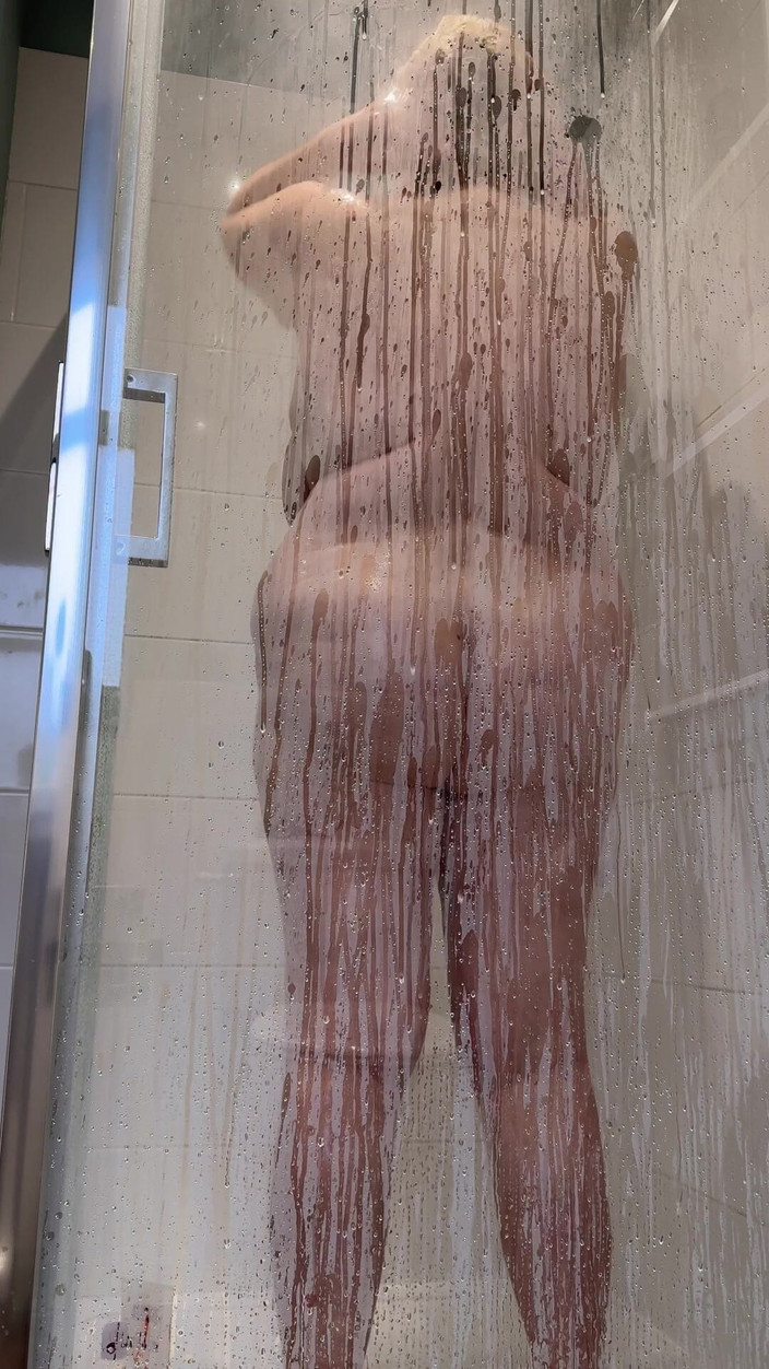 catherinecan69: 一緒にシャワーを浴びてください。裸と石鹸 Mmmm