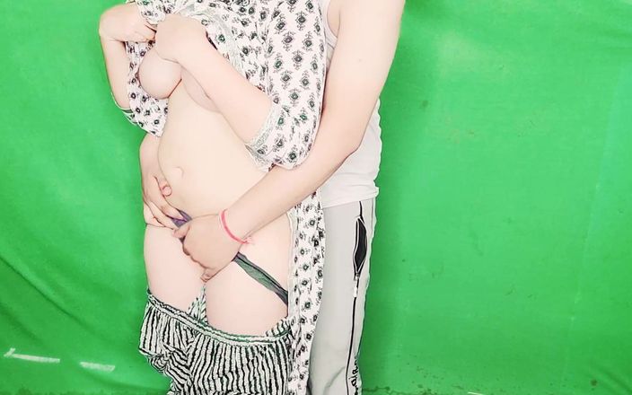 Vicky with Riya: भारतीय देसी लड़की पेट और शरीर रगड़ना 17