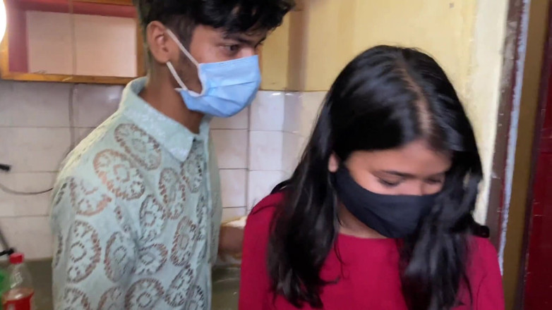Indian Teen Girl's: Nadržená indická bhabhi tvrdě ošukaná přítelem manžela