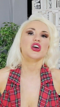 Sexy punčocháče nevlastní sestry!