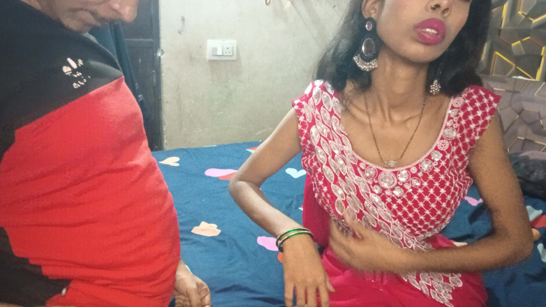 Truefuker: Indiancă Bhabhi-Ji este futută în noul ei sari