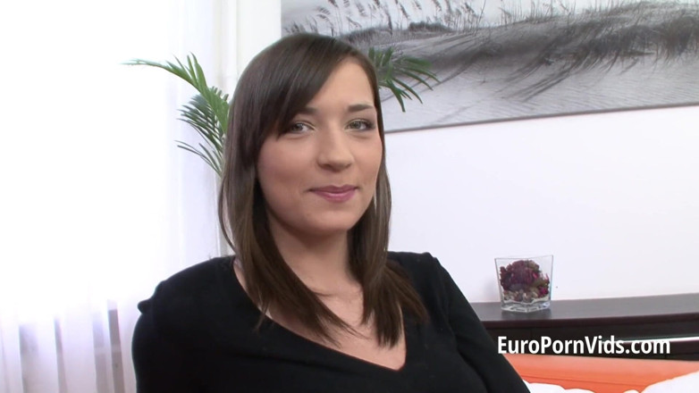 European fresh porn: La bellezza alta saskia lorensen viene scopata da un ragazzo...