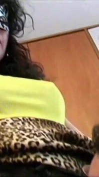 Nonna alla ricerca di un bel cazzo solido!