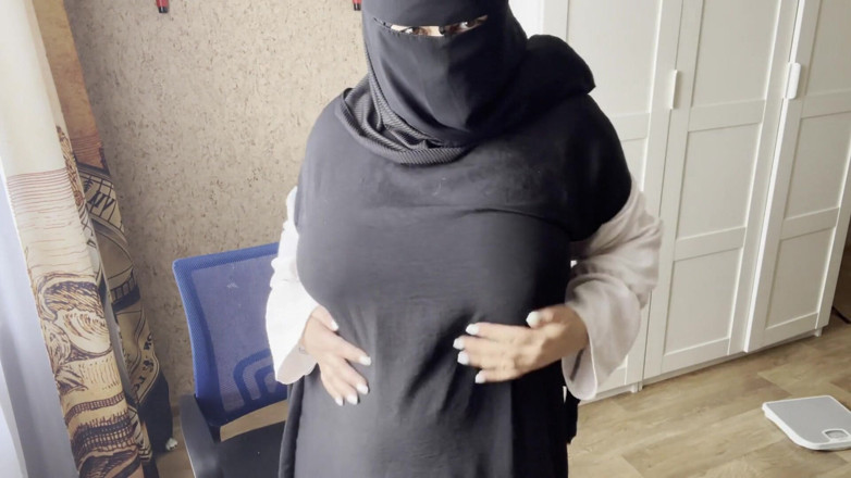 Lux Eva: L'arrapante moglie dell'amico dà le istruzioni per masturbazione