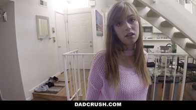 Dad Crush: Üvey Kız Yaramaz Olduğu Için Sert Sikiliyor | Faphouse