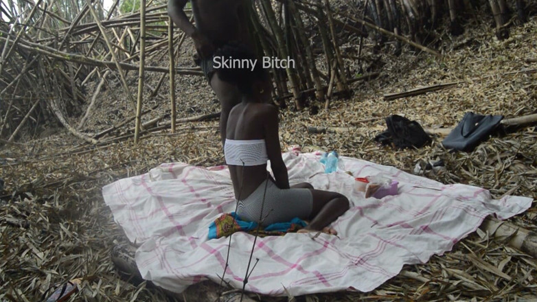 Skinny Bitch: Tình dục ngoài trời trong rừng
