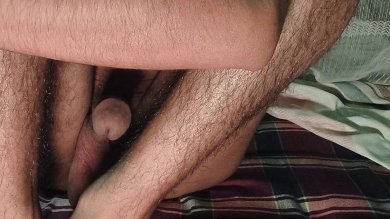 Ahpanal: Il culo di twink gay si spalanca con un dildo...