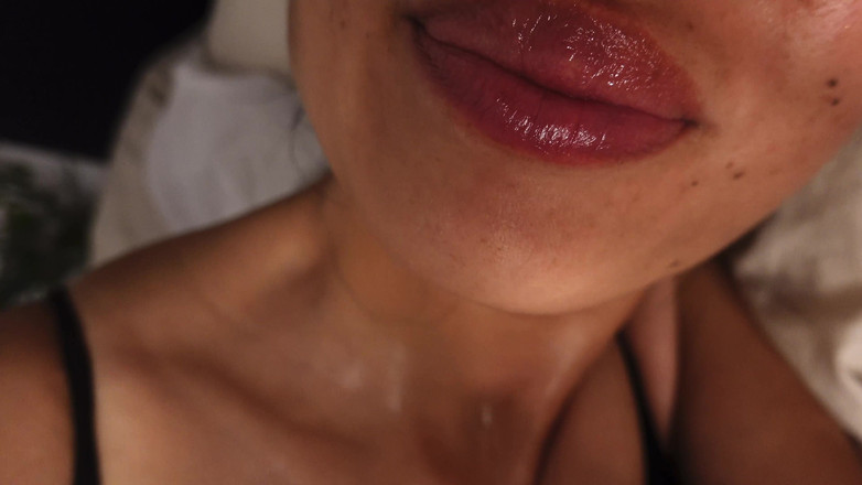 Asmr_mouth: Älskar att slicka dig i liggande position