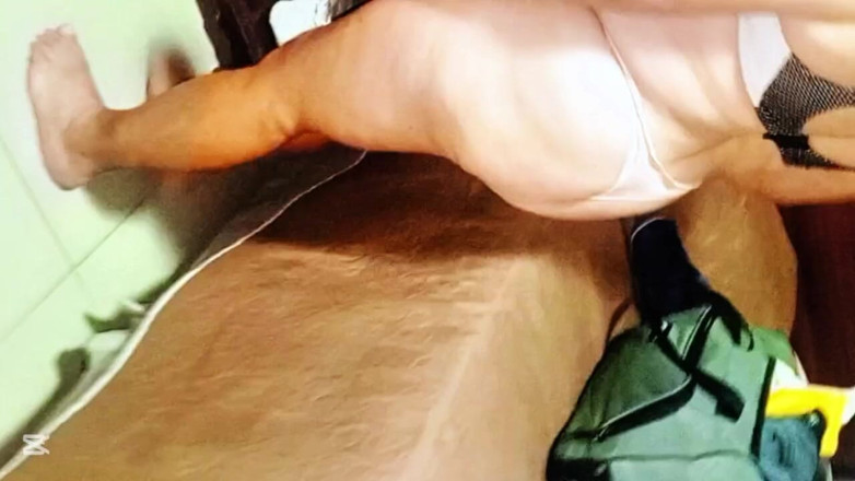 Milfta boohot: Grandma Shows Me Her Feet to Excite Me so I'll...