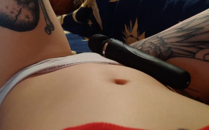 HellENXxOo: Sacudiendo el orgasmo femenino real