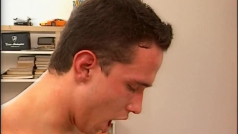 Purzel Official: 80%的德国女性拥有大奶