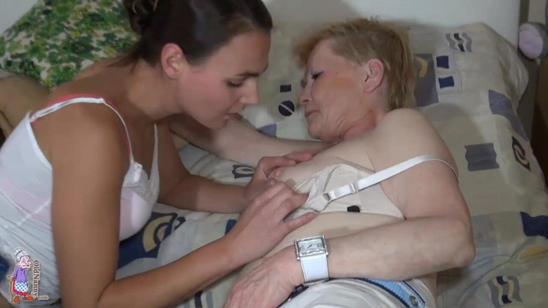Old Nanny: Gute freunde privat