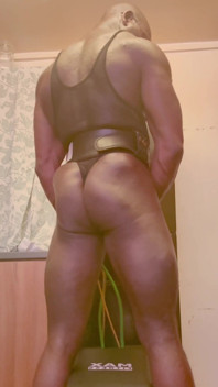 Cewek sange ini lagi asik muasin toketnya pakai toket dan sperma hangat!