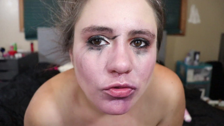 Abby Kiss: Masturbando e cobrindo meu rosto na buceta Juice
