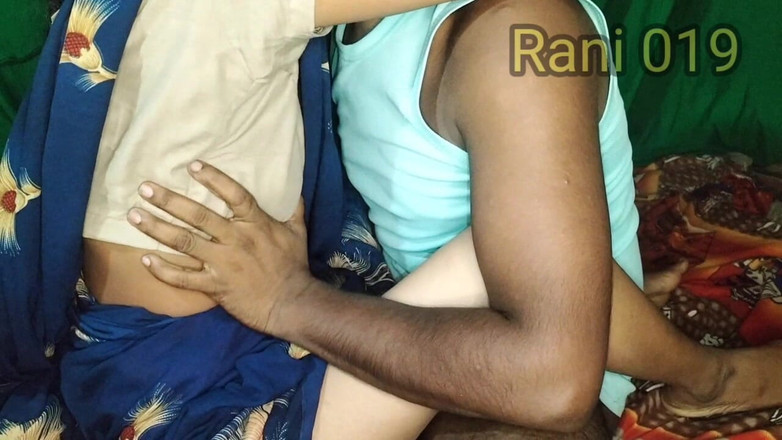 Rakesh: 德西家庭主妇rani bhabhi ki Chudayi Ki Chudayi