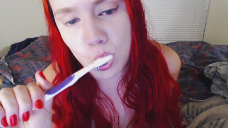 Scarlet Vixen: Je me brosse les dents