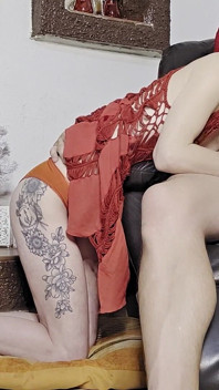 Fată Minionă Sexy Cu Tocuri Înalte, Deeeptroat, Înecându-se
