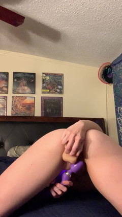 Suzy Wylde: Flashback Suzy Wylde este întotdeauna sexy și excitată