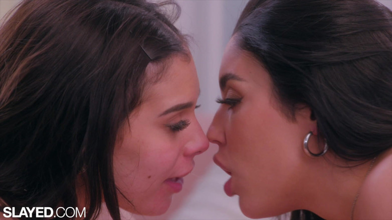 Slayed: Slayed Violet и Vanessa поедают больше, чем их пикник