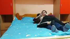 सुंदर हॉट काले बाल वाली के साथ जुनूनी सेक्स